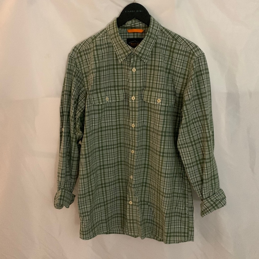 Orvis Trout Bum LS PFG. Size M. Worn, like new. Button-stay collar and elbows.